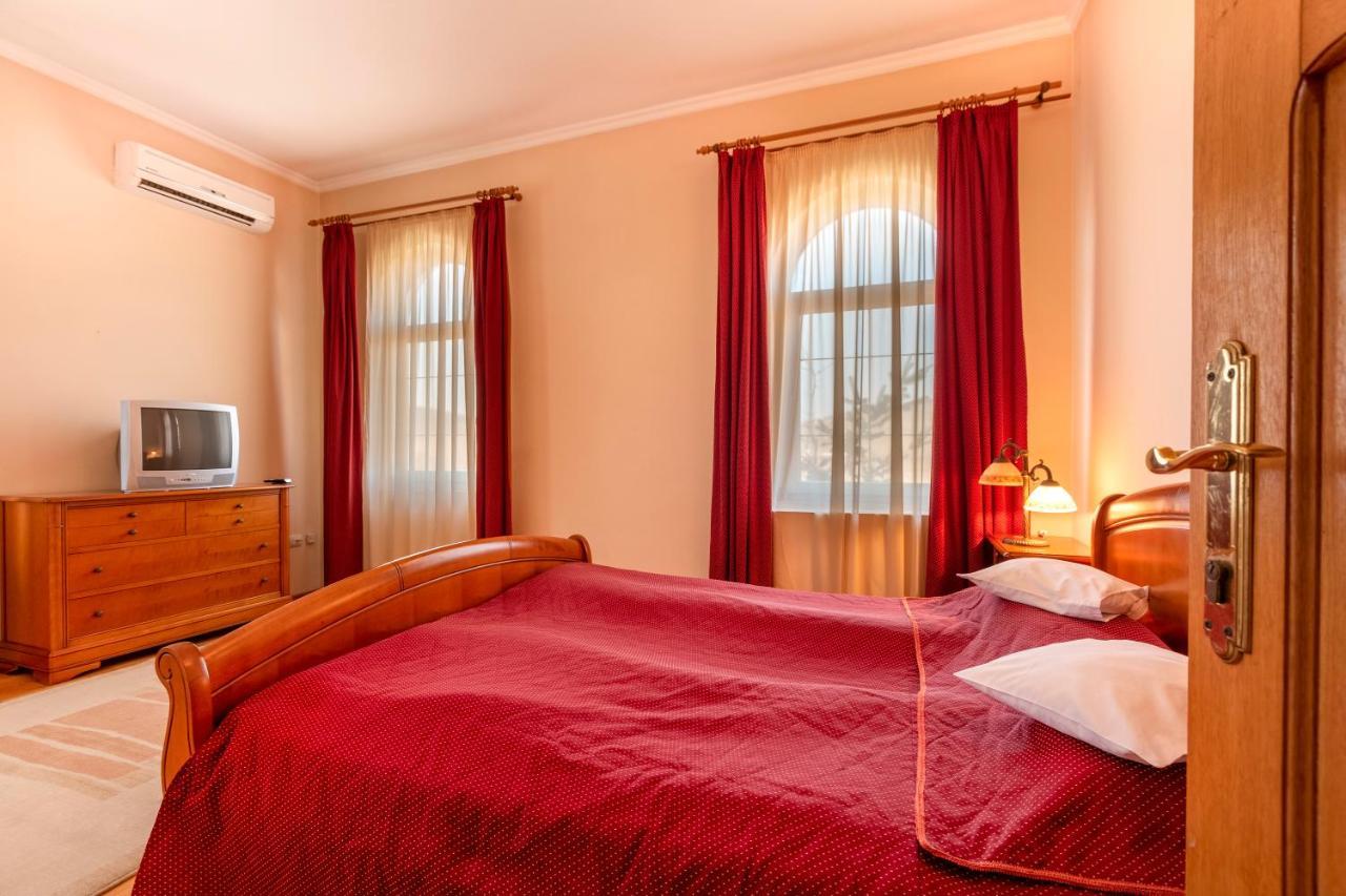 Hotel Denis Daneş 外观 照片