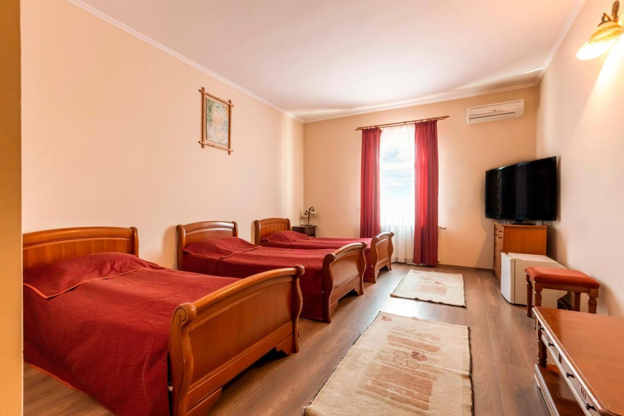 Hotel Denis Daneş 外观 照片